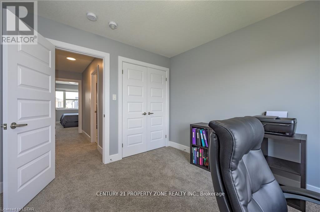 Upper - 3002 Heardcreek Trail, London North, Ontario  N6G 2S7 - Photo 27 - X12448813