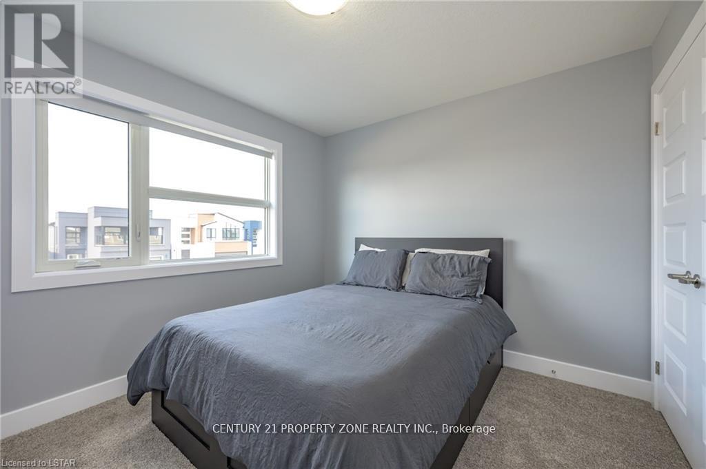 Upper - 3002 Heardcreek Trail, London North, Ontario  N6G 2S7 - Photo 28 - X12448813