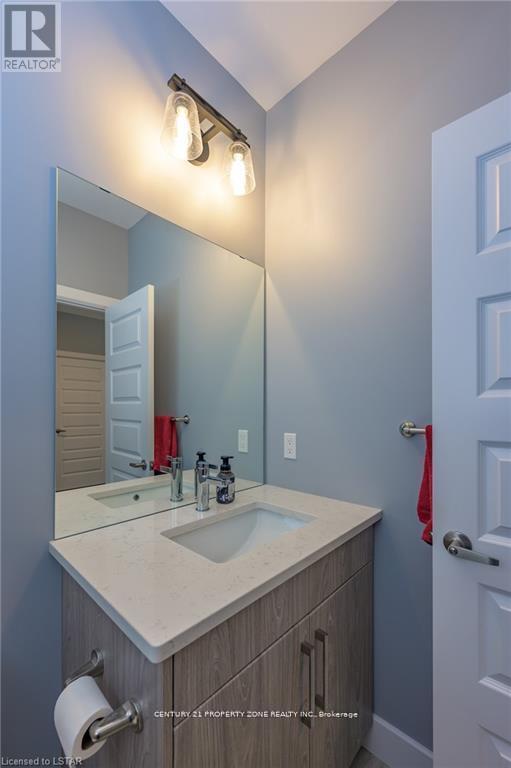 Upper - 3002 Heardcreek Trail, London North, Ontario  N6G 2S7 - Photo 5 - X12448813
