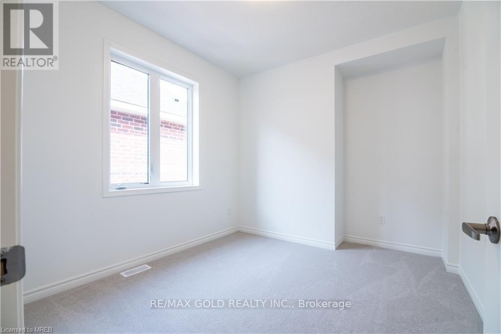 185 Forestwalk Street, Kitchener, Ontario  N2E 3Y2 - Photo 14 - X12448823