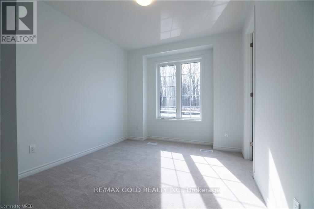 185 Forestwalk Street, Kitchener, Ontario  N2E 3Y2 - Photo 21 - X12448823