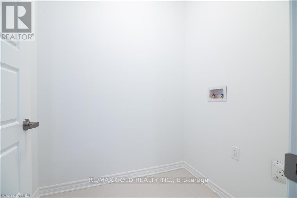 185 Forestwalk Street, Kitchener, Ontario  N2E 3Y2 - Photo 22 - X12448823