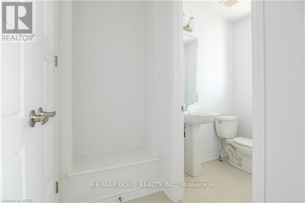 185 Forestwalk Street, Kitchener, Ontario  N2E 3Y2 - Photo 24 - X12448823