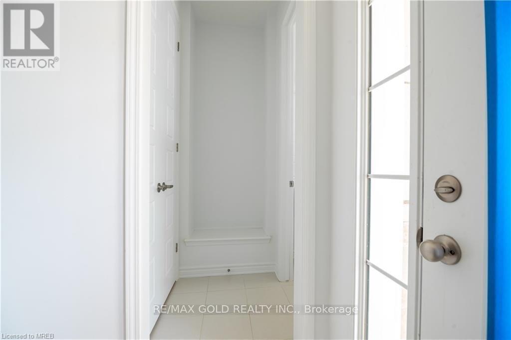 185 Forestwalk Street, Kitchener, Ontario  N2E 3Y2 - Photo 25 - X12448823