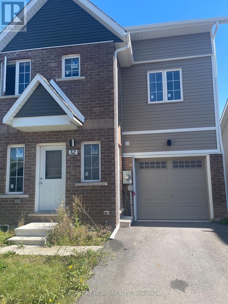 32 Waterleaf Trail, Welland, Ontario  L3C 0H6 - Photo 1 - X12448827