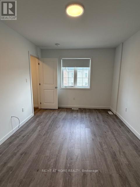 32 Waterleaf Trail, Welland, Ontario  L3C 0H6 - Photo 12 - X12448827