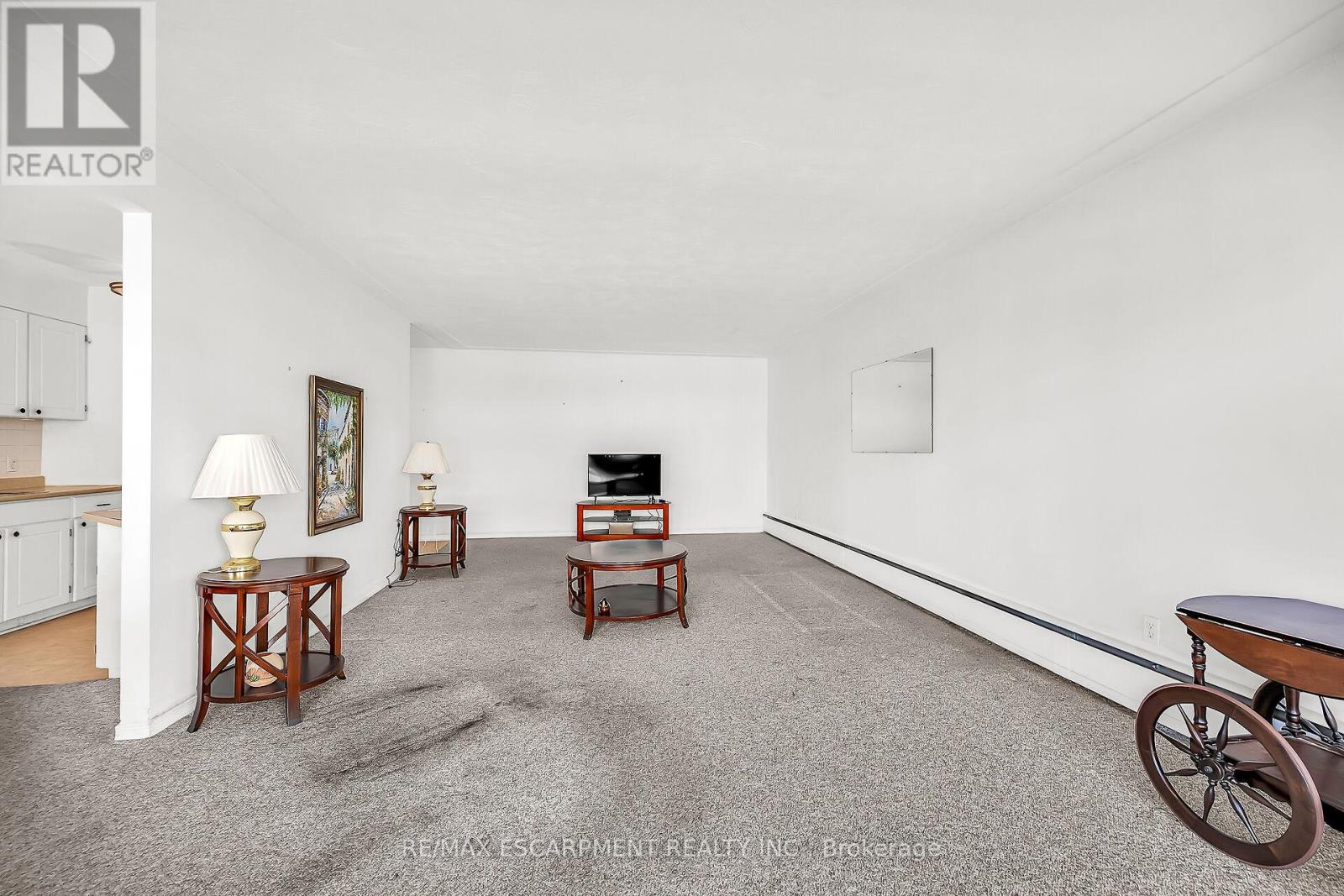 404 - 510 Queenston Road, Hamilton (Corman), Ontario  L8K 1J3 - Photo 11 - X12448851