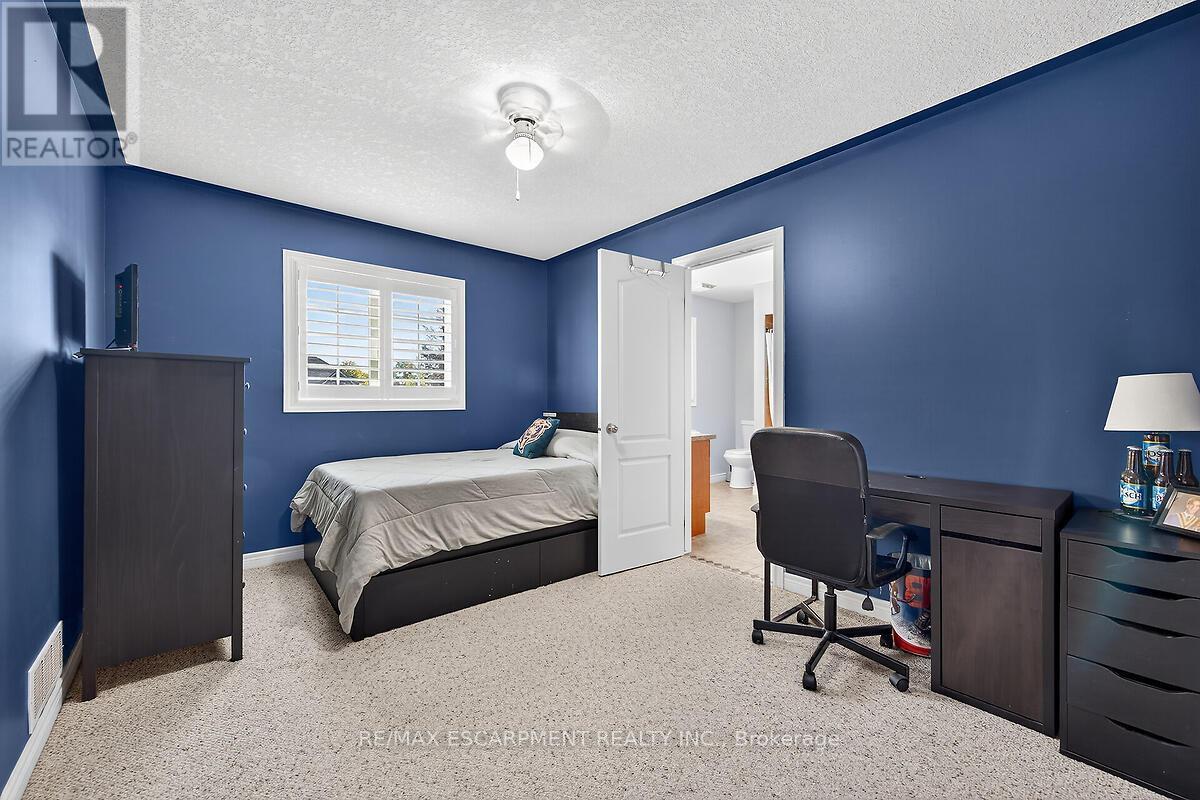 43 Claymore Crescent, Haldimand, Ontario  N3W 2P3 - Photo 25 - X12448866