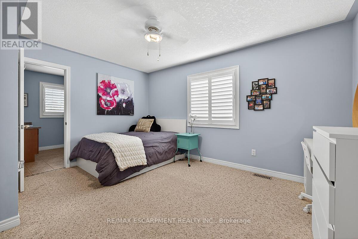 43 Claymore Crescent, Haldimand, Ontario  N3W 2P3 - Photo 26 - X12448866