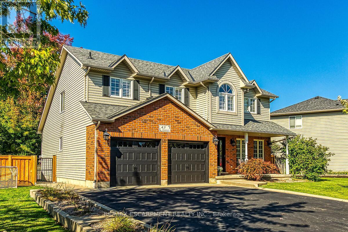 43 Claymore Crescent, Haldimand, Ontario  N3W 2P3 - Photo 3 - X12448866