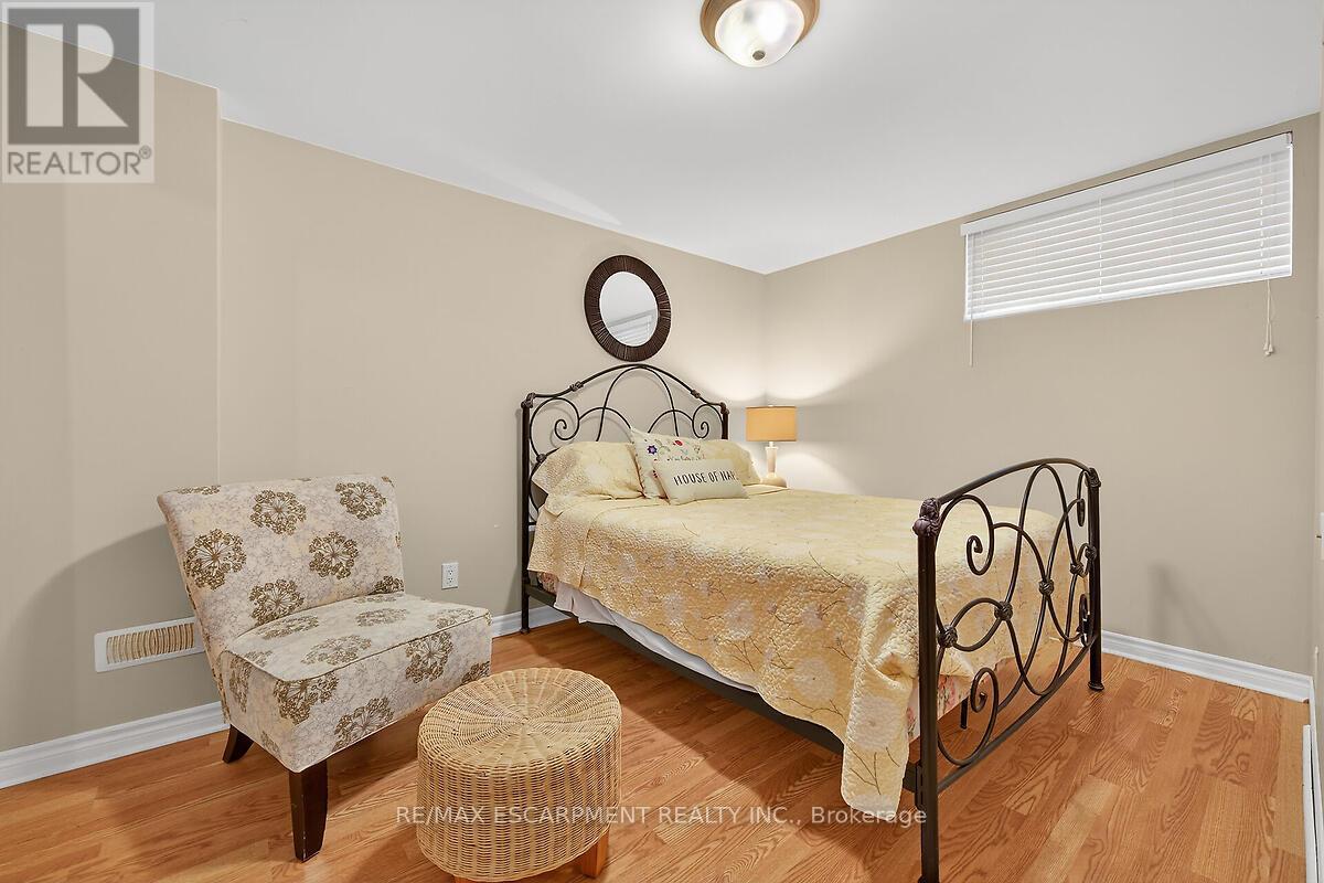 43 Claymore Crescent, Haldimand, Ontario  N3W 2P3 - Photo 36 - X12448866