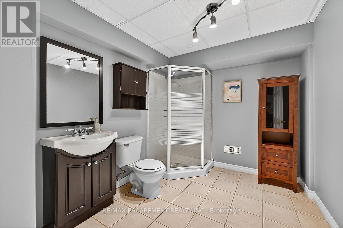 43 Claymore Crescent, Haldimand, Ontario  N3W 2P3 - Photo 37 - X12448866