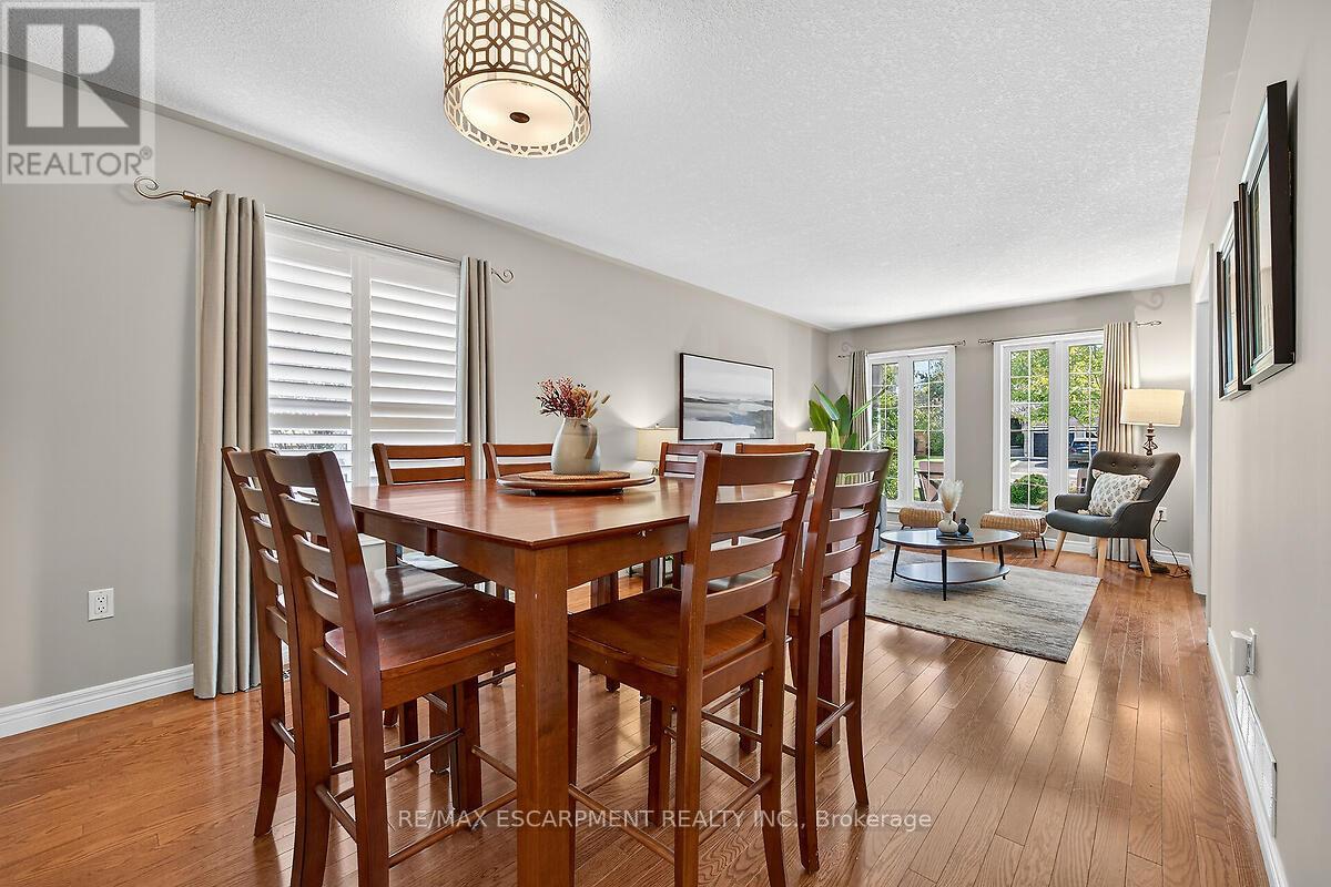 43 Claymore Crescent, Haldimand, Ontario  N3W 2P3 - Photo 8 - X12448866