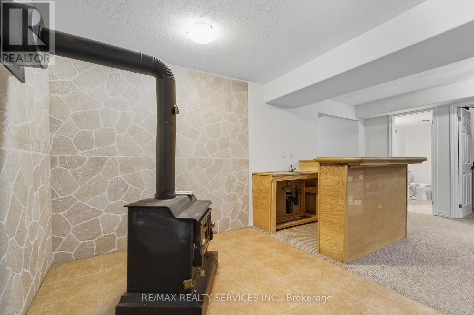 1039 Clover Avenue, Windsor, Ontario  N8P 1V8 - Photo 35 - X12448873