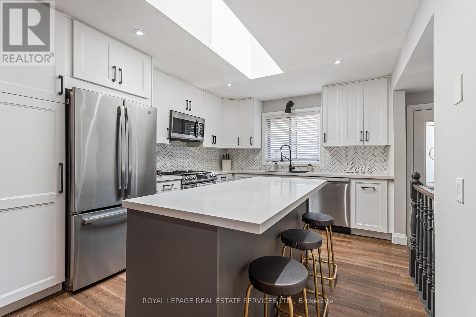 27 Cartier Drive, Thorold (Confederation Heights), Ontario  L2V 4H9 - Photo 18 - X12448922