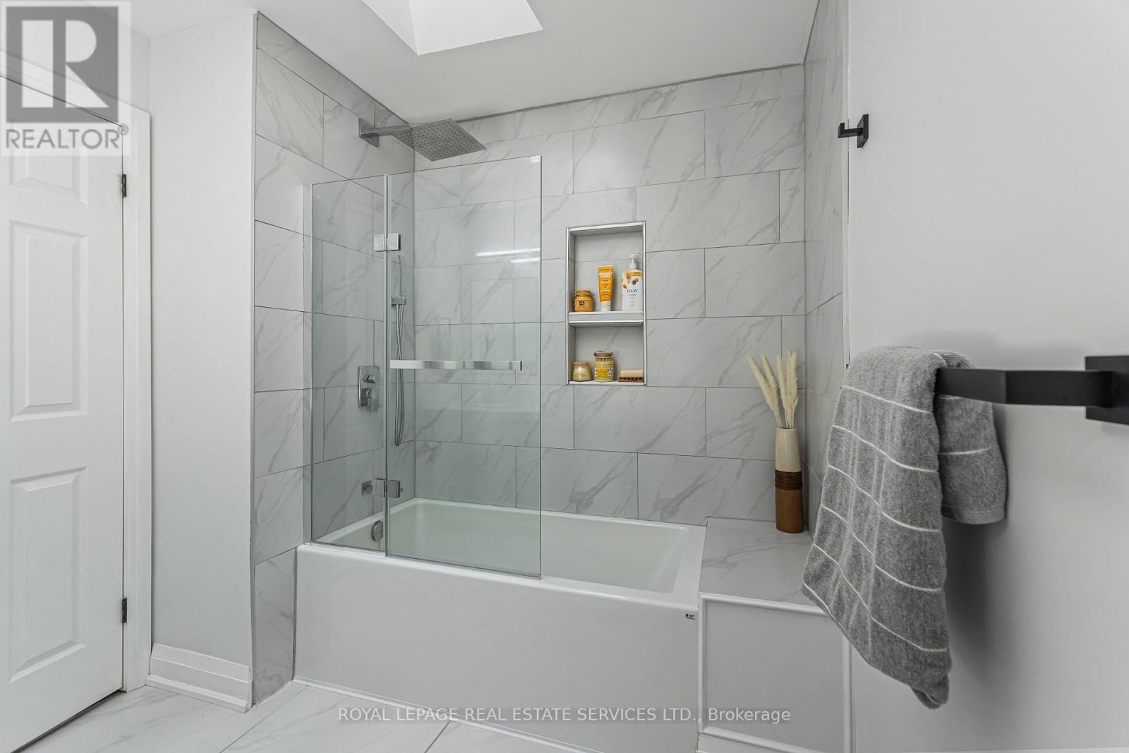 27 Cartier Drive, Thorold (Confederation Heights), Ontario  L2V 4H9 - Photo 25 - X12448922