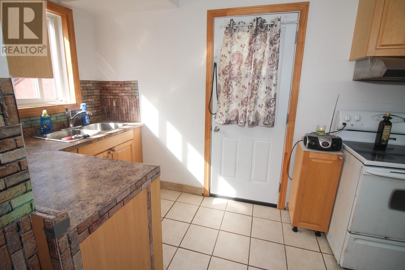 363 Morin St, Sault Ste. Marie, Ontario  P6C 3E5 - Photo 8 - SM252854
