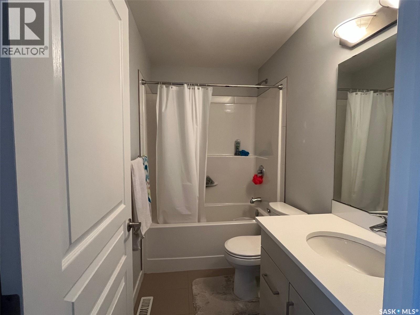 House 267 Newton Link, Saskatoon, Saskatchewan  S7V 0M8 - Photo 18 - SK020222