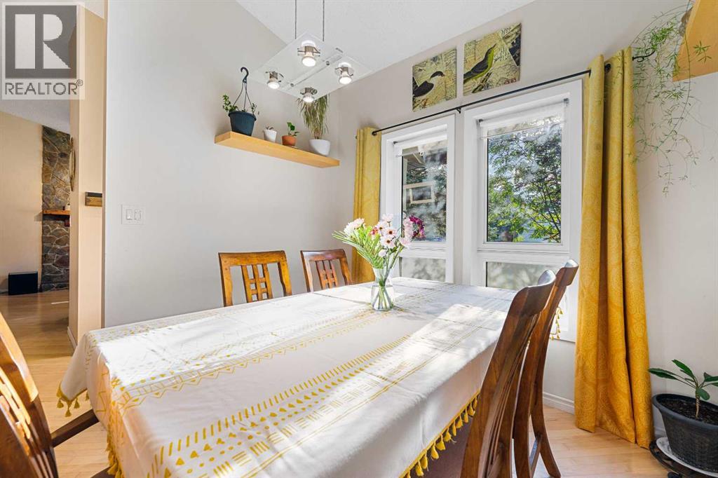 51 Bearberry Bay Nw, Calgary, Alberta  T3K 1R6 - Photo 8 - A2250350