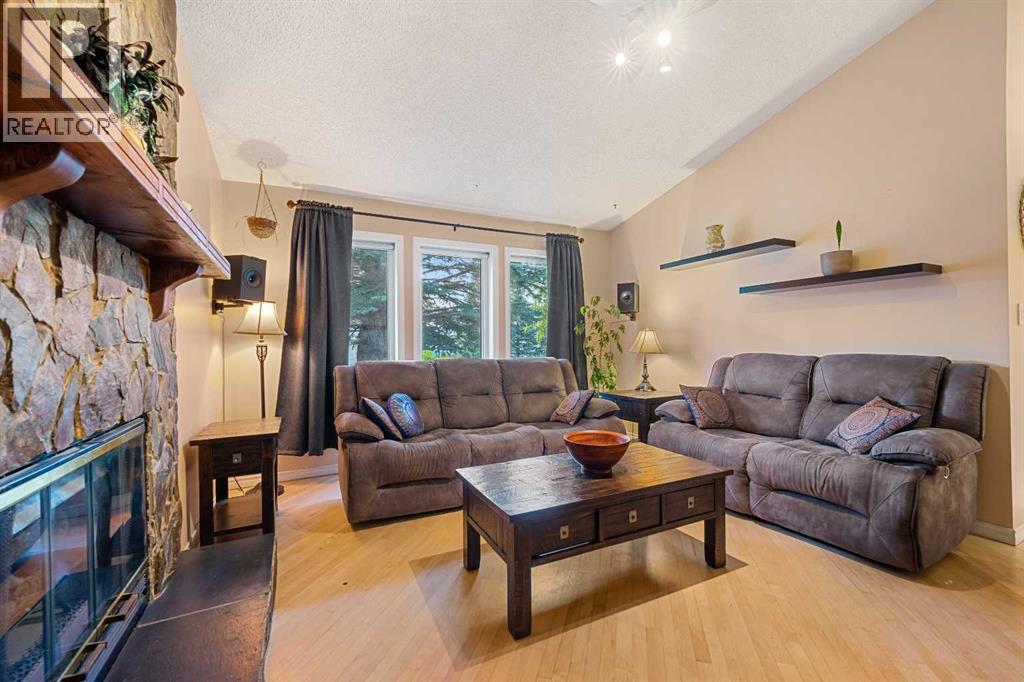 51 Bearberry Bay Nw, Calgary, Alberta  T3K 1R6 - Photo 25 - A2250350