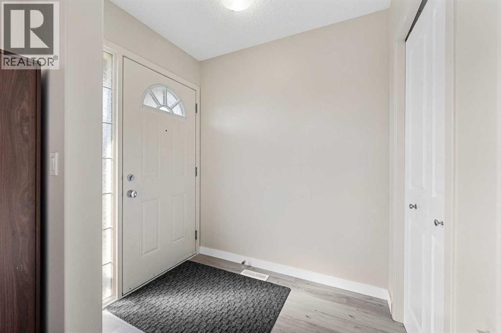 48 Silverado Range Close Sw, Calgary, Alberta  T2X 0C3 - Photo 3 - A2250352