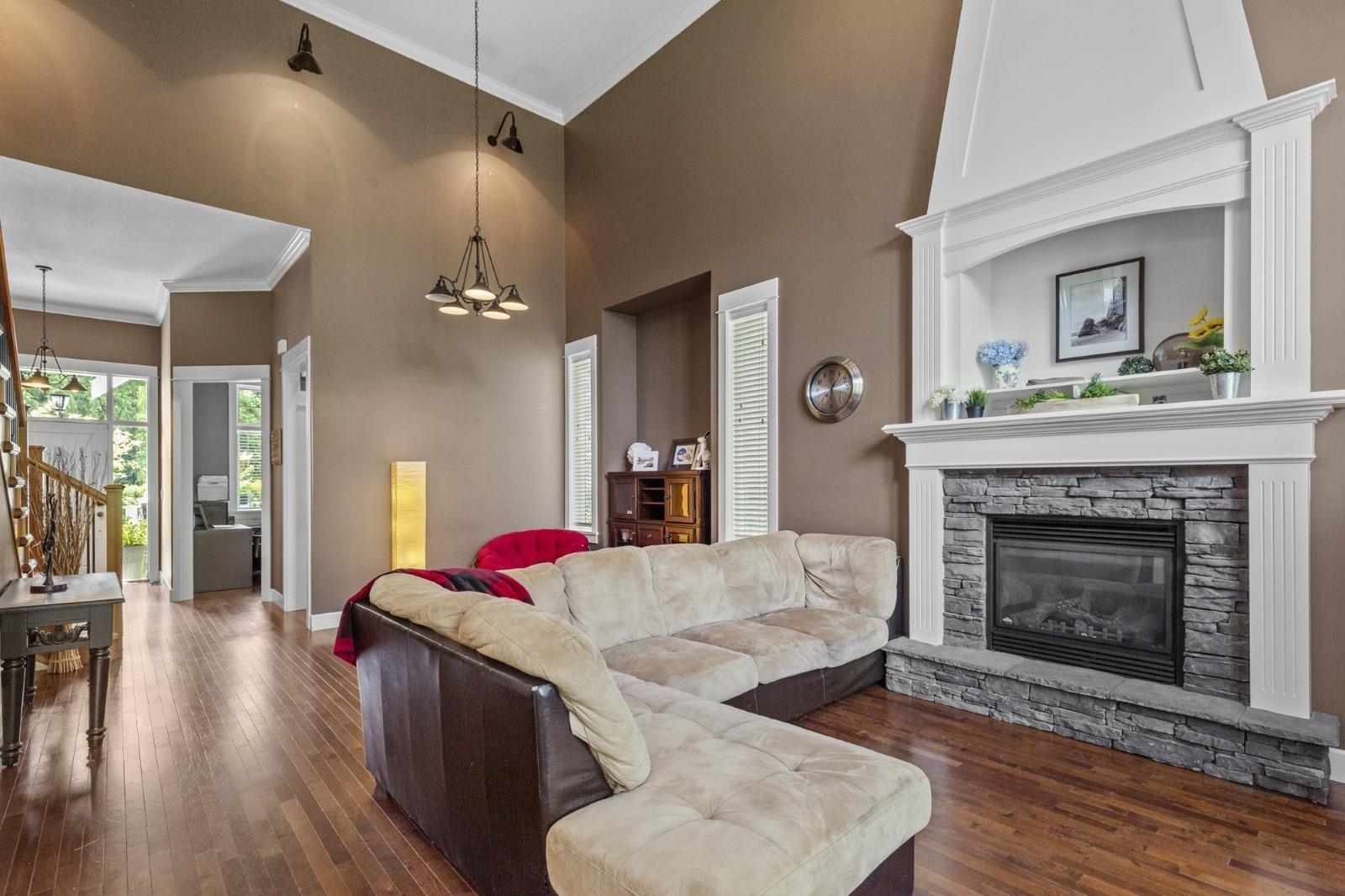 8426 Fairbanks Street, Mission, British Columbia  V2V 3K5 - Photo 8 - R3055849