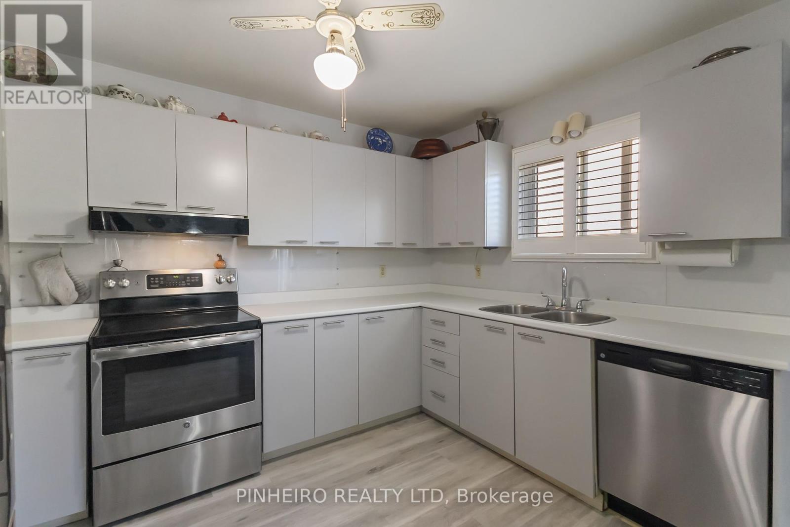 72 - 141 Condor Court, London East (East P), Ontario  N5W 6A1 - Photo 7 - X12449040