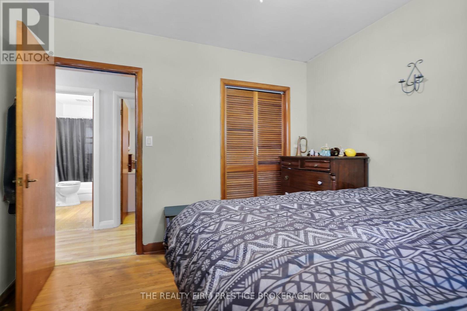 1844 Royal Crescent, London East (East H), Ontario  N5W 2A8 - Photo 10 - X12449048