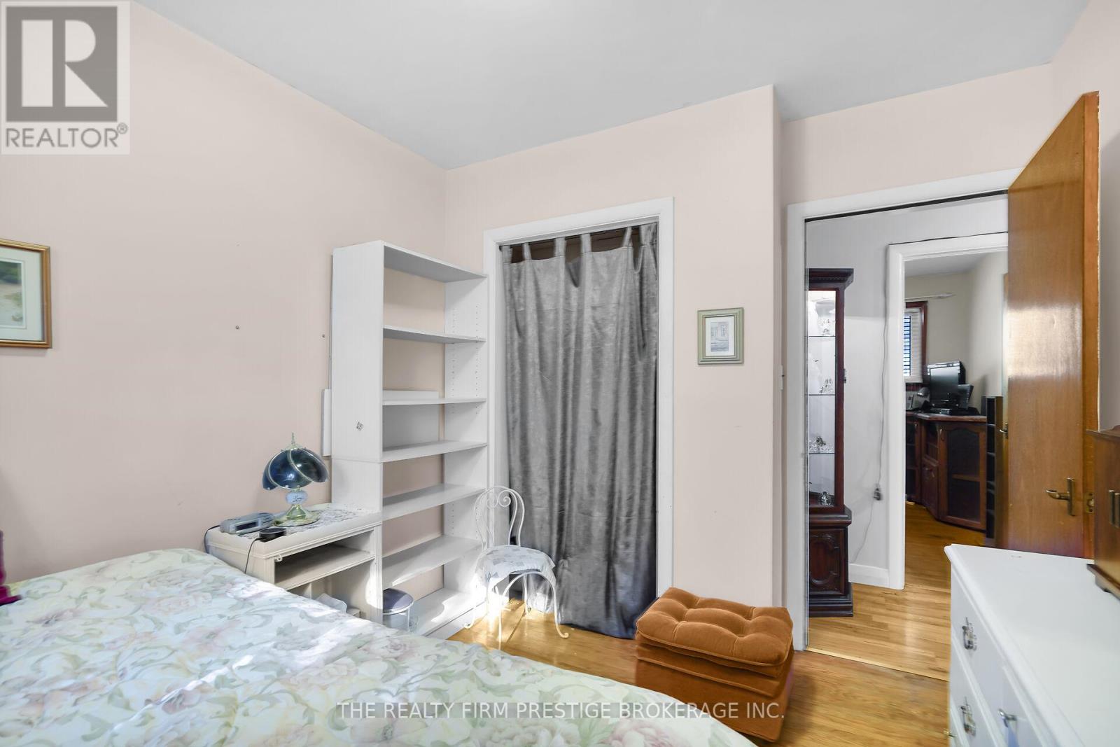 1844 Royal Crescent, London East (East H), Ontario  N5W 2A8 - Photo 12 - X12449048