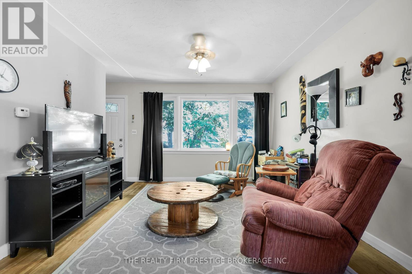 1844 Royal Crescent, London East (East H), Ontario  N5W 2A8 - Photo 5 - X12449048