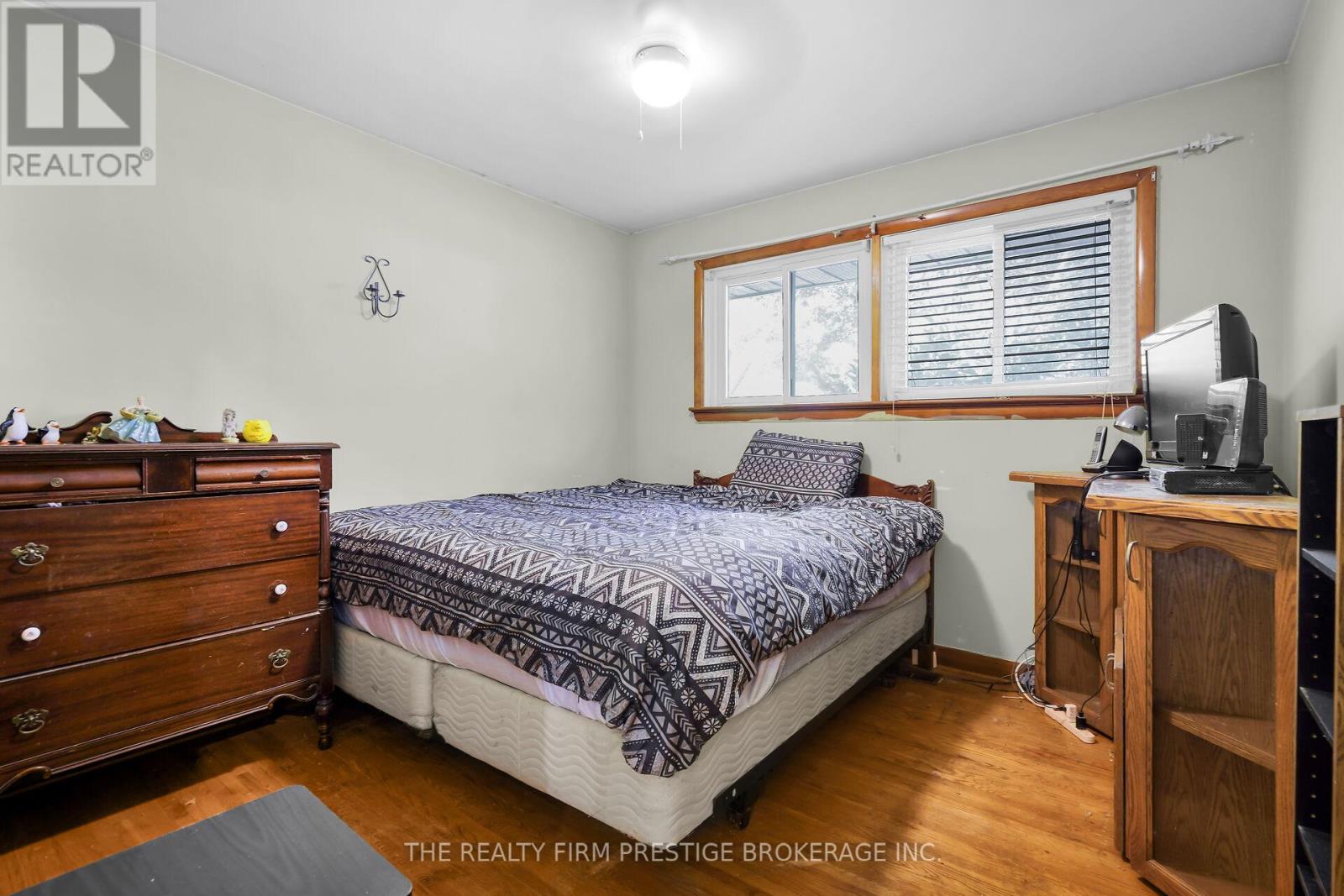 1844 Royal Crescent, London East (East H), Ontario  N5W 2A8 - Photo 9 - X12449048