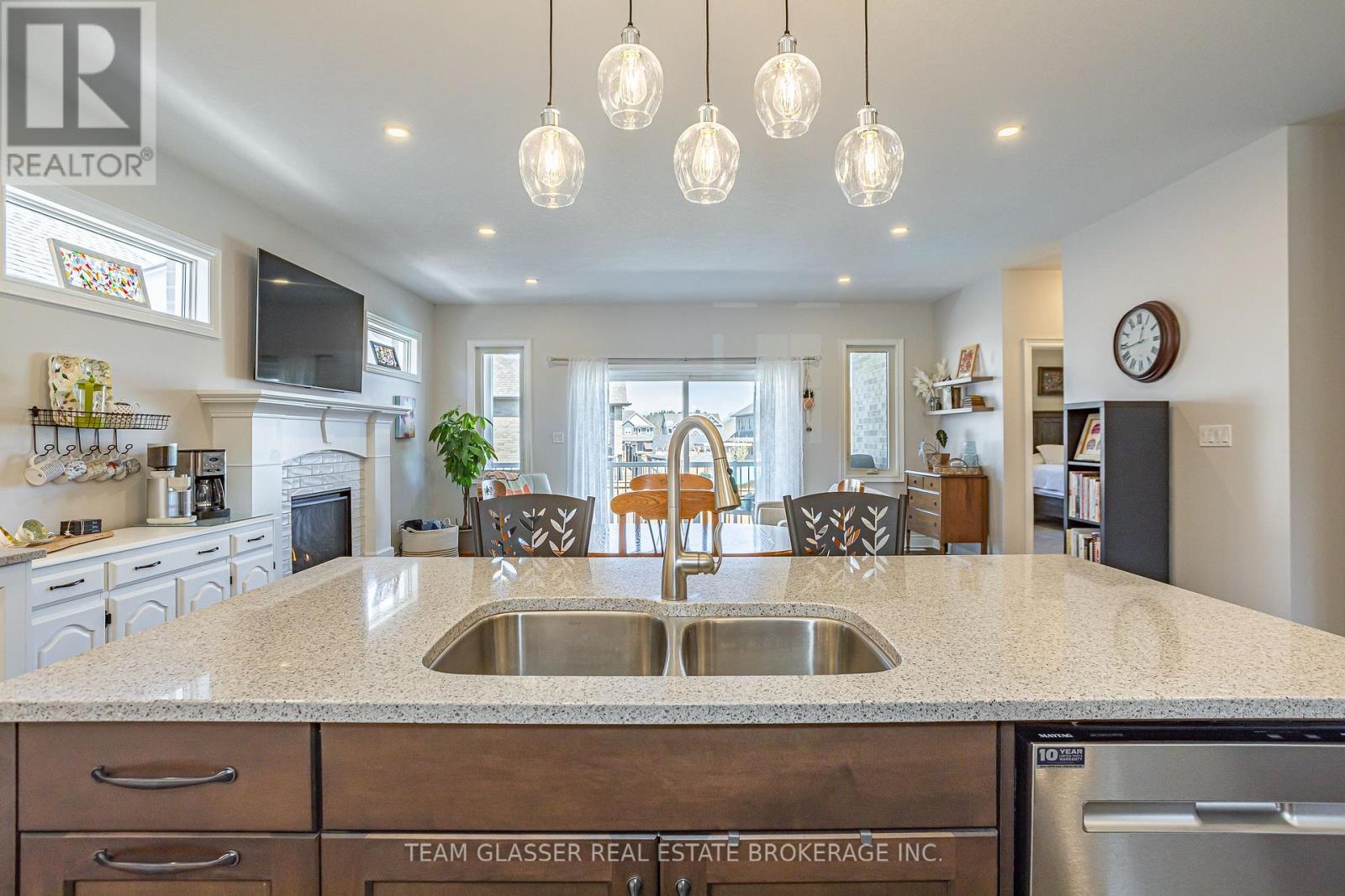 176 Boardwalk Way, Thames Centre (Dorchester), Ontario  N0L 1G2 - Photo 11 - X12449113