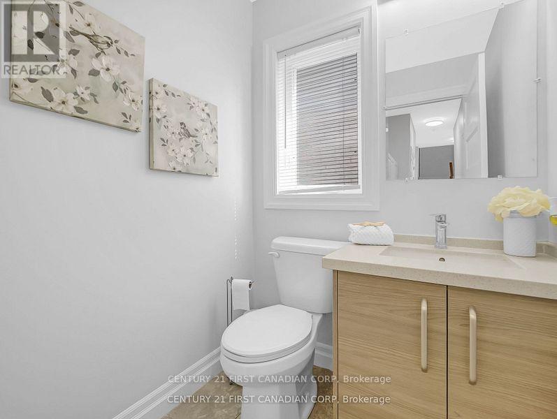 207 Union Avenue, Middlesex Centre (Komoka), Ontario  N0L 1R0 - Photo 20 - X12449156