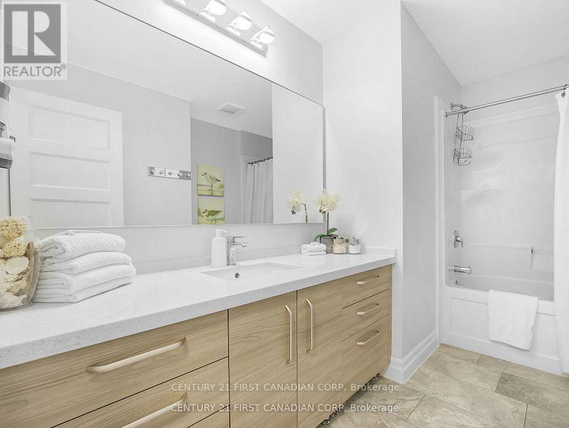 207 Union Avenue, Middlesex Centre (Komoka), Ontario  N0L 1R0 - Photo 32 - X12449156