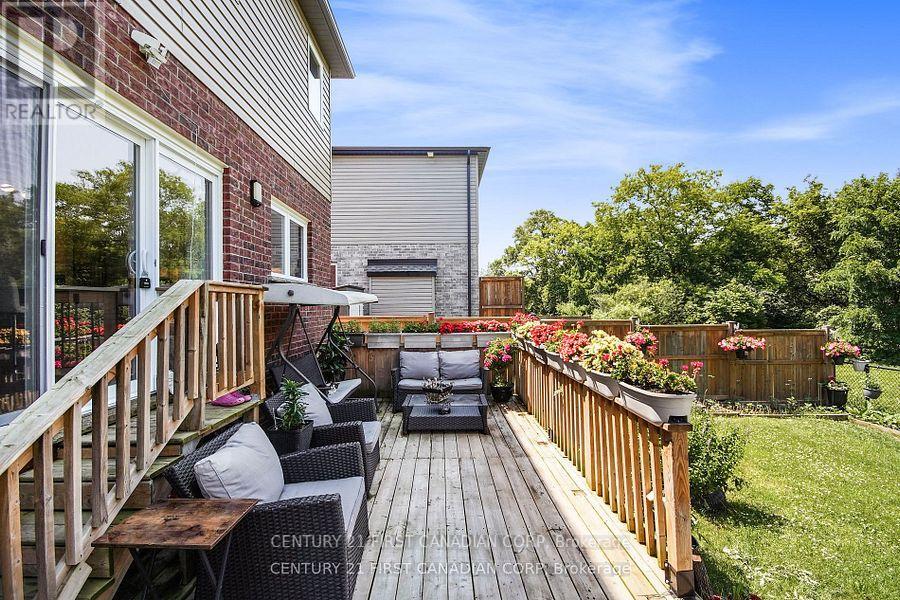 207 Union Avenue, Middlesex Centre (Komoka), Ontario  N0L 1R0 - Photo 44 - X12449156
