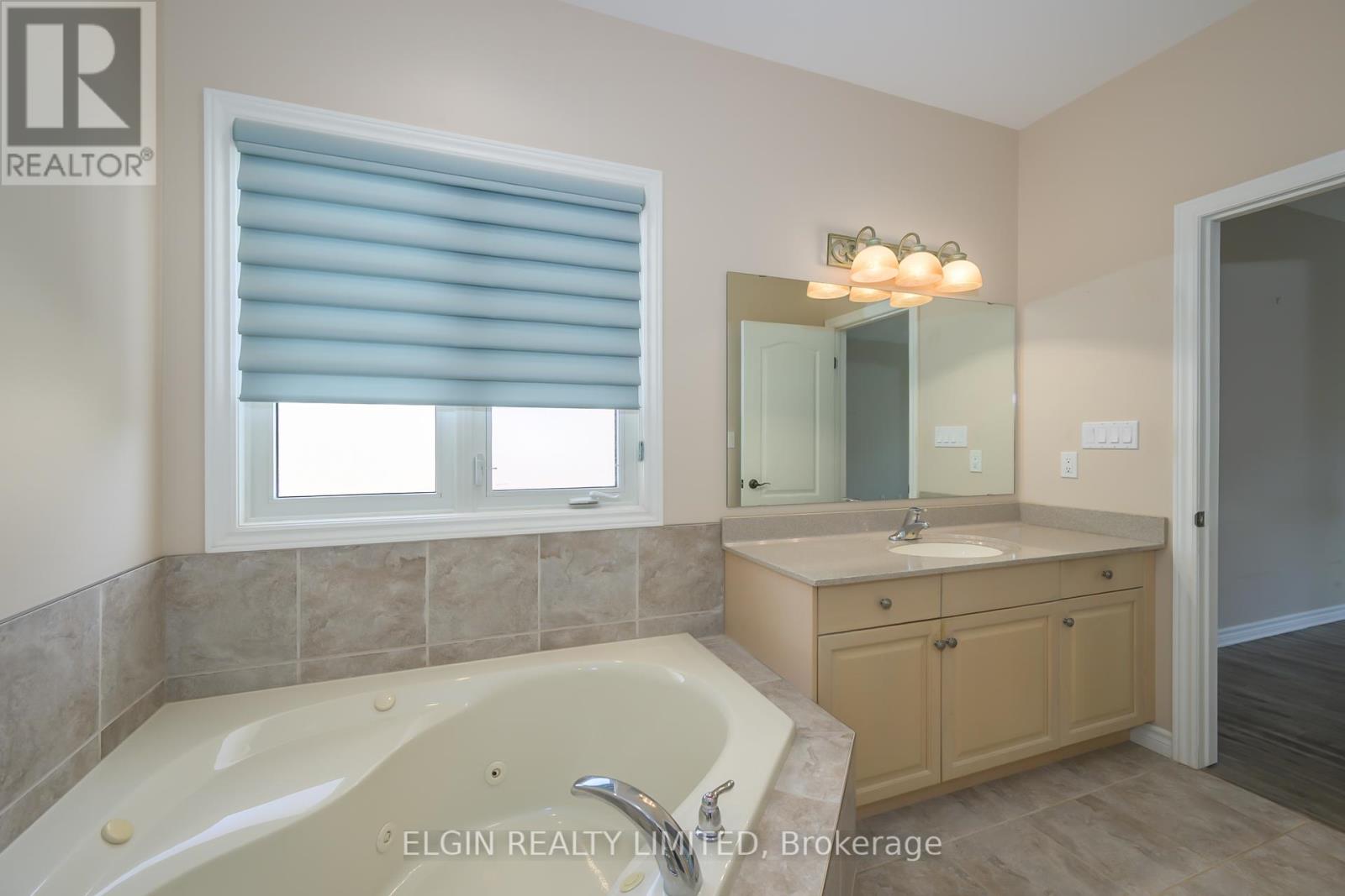 45 - 101 Southgate Parkway, St. Thomas, Ontario  N5R 6L5 - Photo 19 - X12449166
