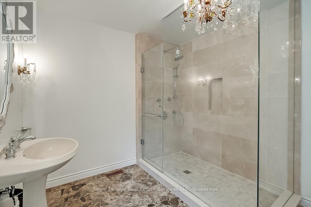 3286 Shelburne Place, Oakville, Ontario  L6L 5V9 - Photo 17 - W12449216