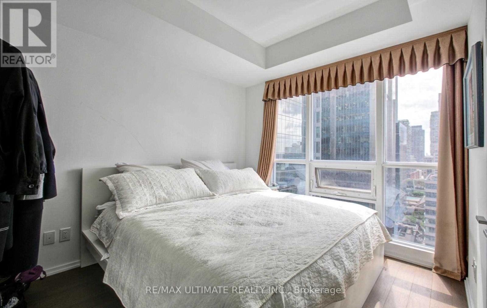 1715 - 70 Temperance Street, Toronto, Ontario  M5H 4E8 - Photo 18 - C12448930