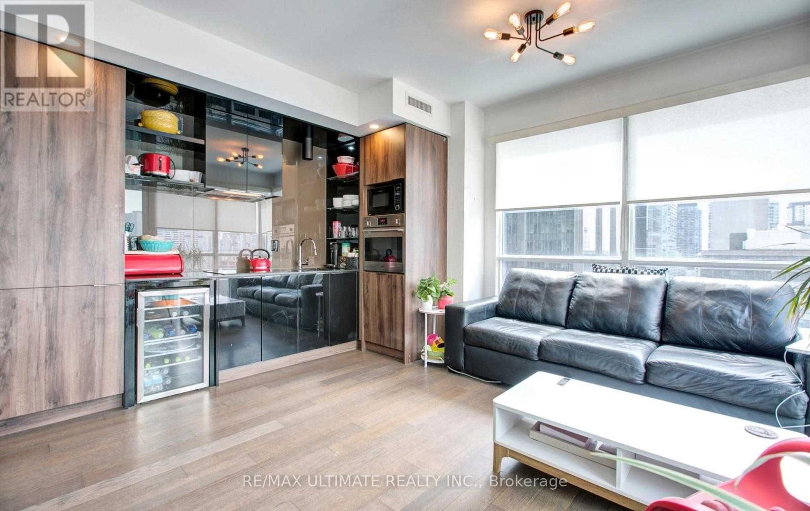 1715 - 70 Temperance Street, Toronto, Ontario  M5H 4E8 - Photo 4 - C12448930