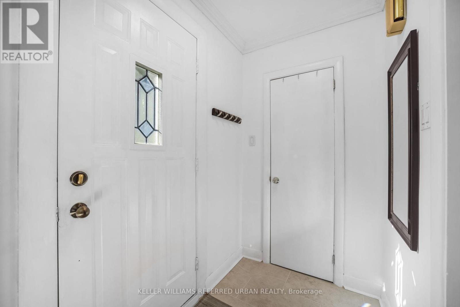 17 Gwendolen Crescent, Toronto, Ontario  M2N 2L9 - Photo 3 - C12448957