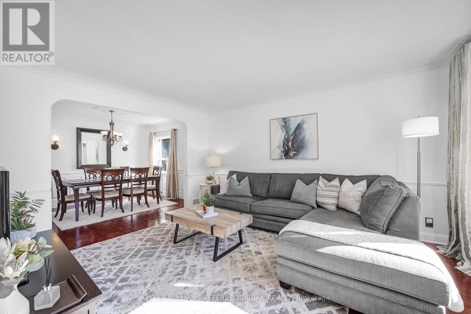 17 Gwendolen Crescent, Toronto, Ontario  M2N 2L9 - Photo 4 - C12448957