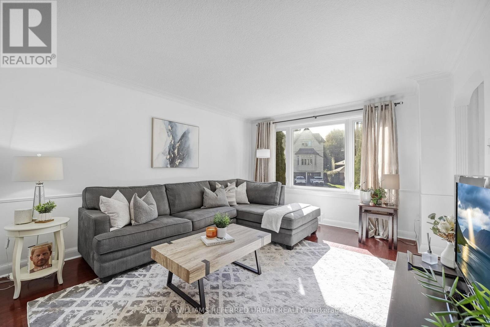 17 Gwendolen Crescent, Toronto, Ontario  M2N 2L9 - Photo 5 - C12448957
