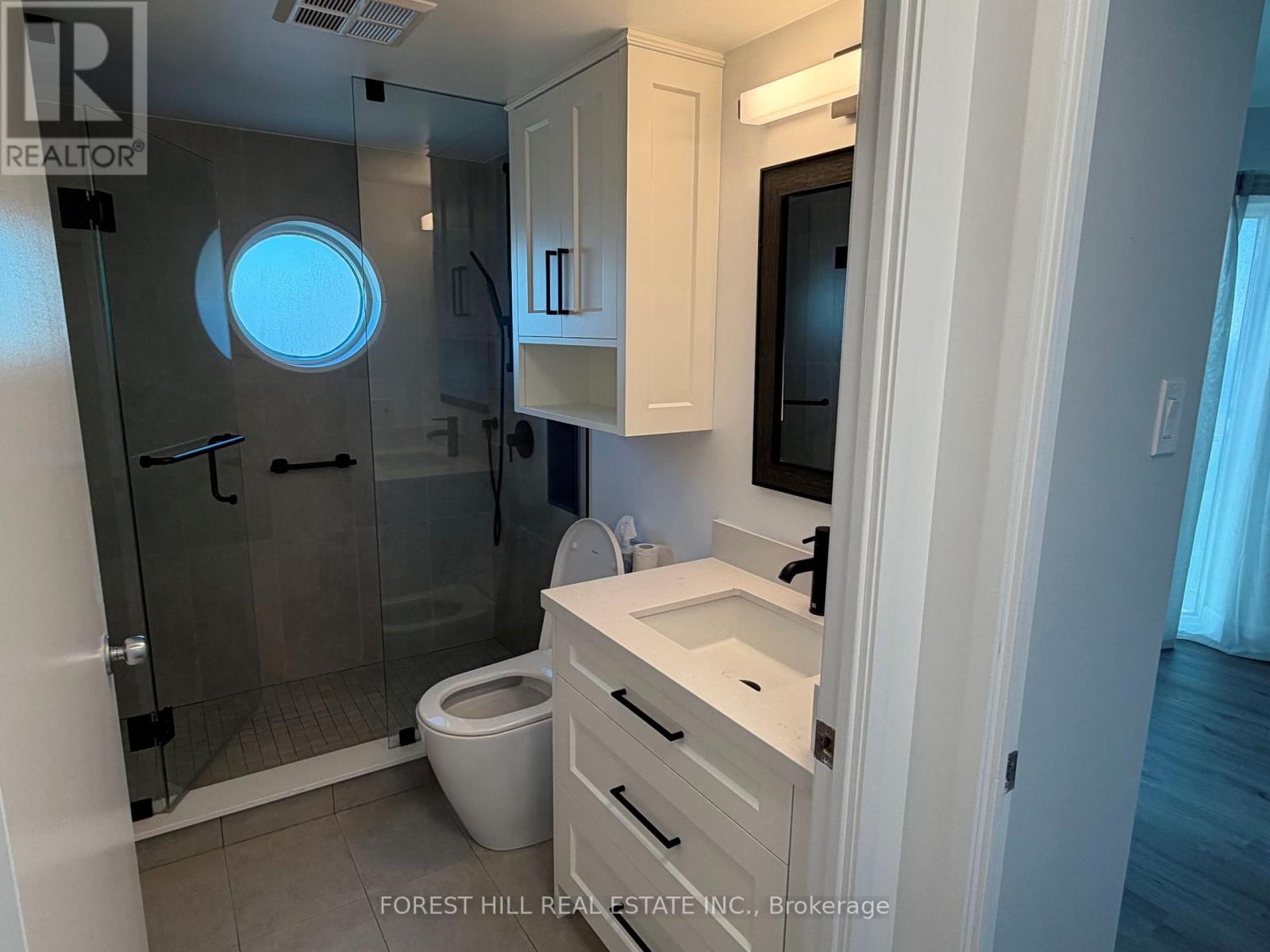 826 - 600 Queens Quay Avenue W, Toronto, Ontario  M5V 3M3 - Photo 4 - C12448978