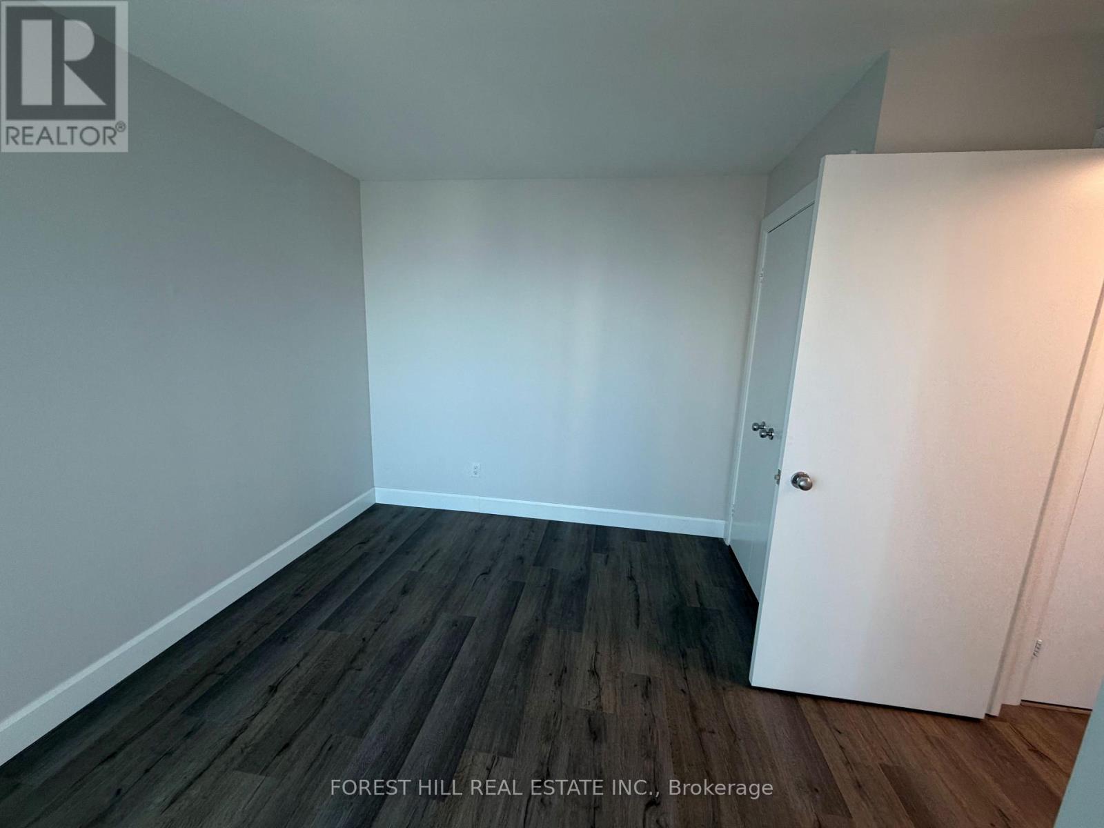 826 - 600 Queens Quay Avenue W, Toronto, Ontario  M5V 3M3 - Photo 6 - C12448978