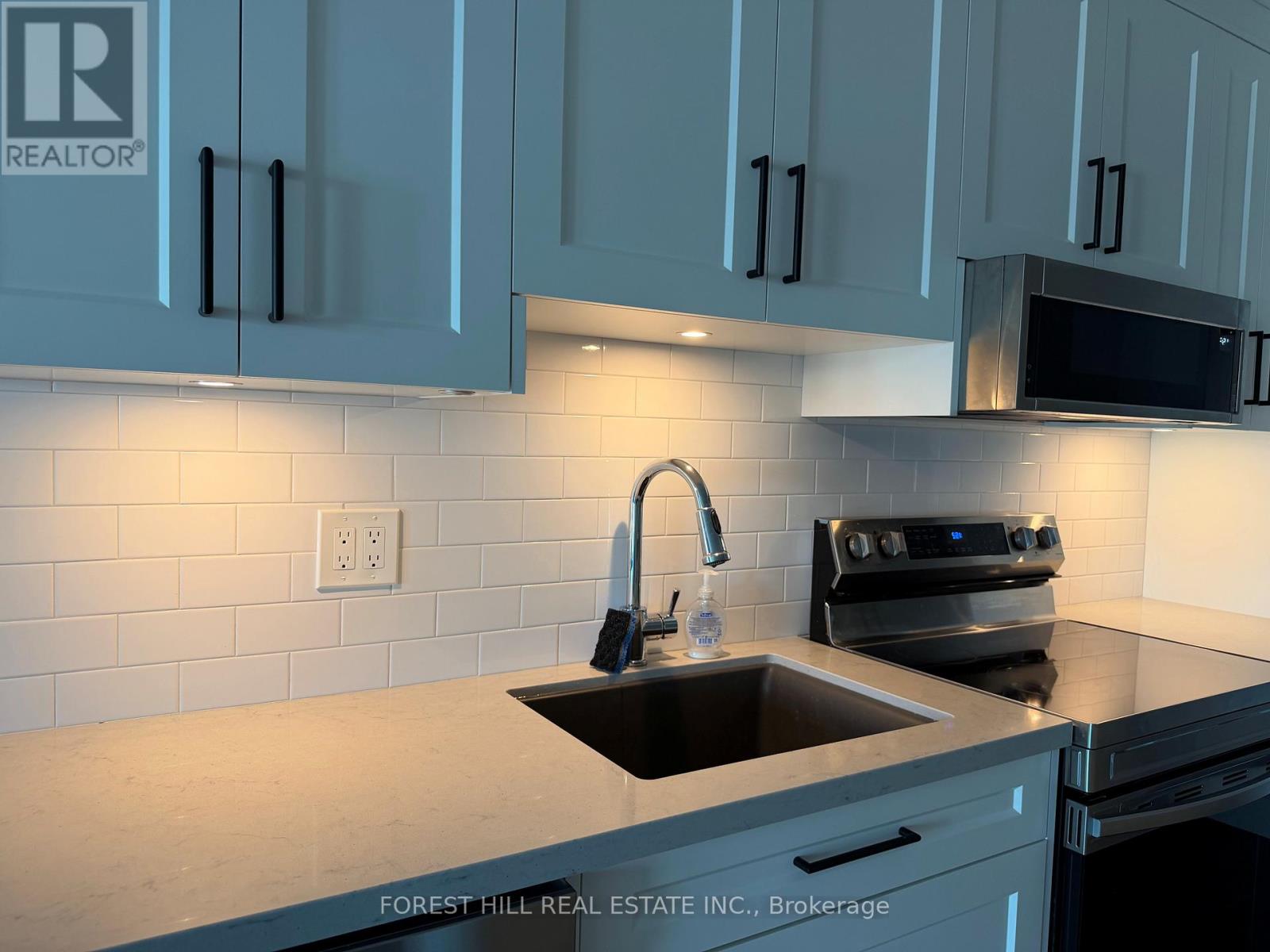 826 - 600 Queens Quay Avenue W, Toronto, Ontario  M5V 3M3 - Photo 7 - C12448978