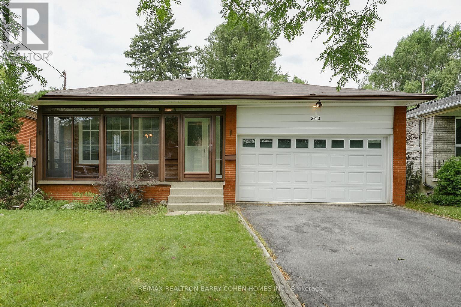 240 Dunview Avenue, Toronto (Willowdale East), Ontario  M2N 4J2 - Photo 1 - C12449011