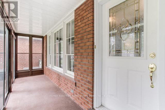240 Dunview Avenue, Toronto (Willowdale East), Ontario  M2N 4J2 - Photo 2 - C12449011