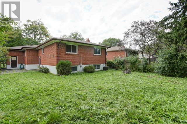 240 Dunview Avenue, Toronto (Willowdale East), Ontario  M2N 4J2 - Photo 3 - C12449011
