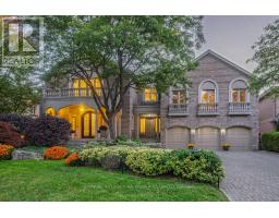 32 ARJAY CRESCENT, Toronto, Ontario