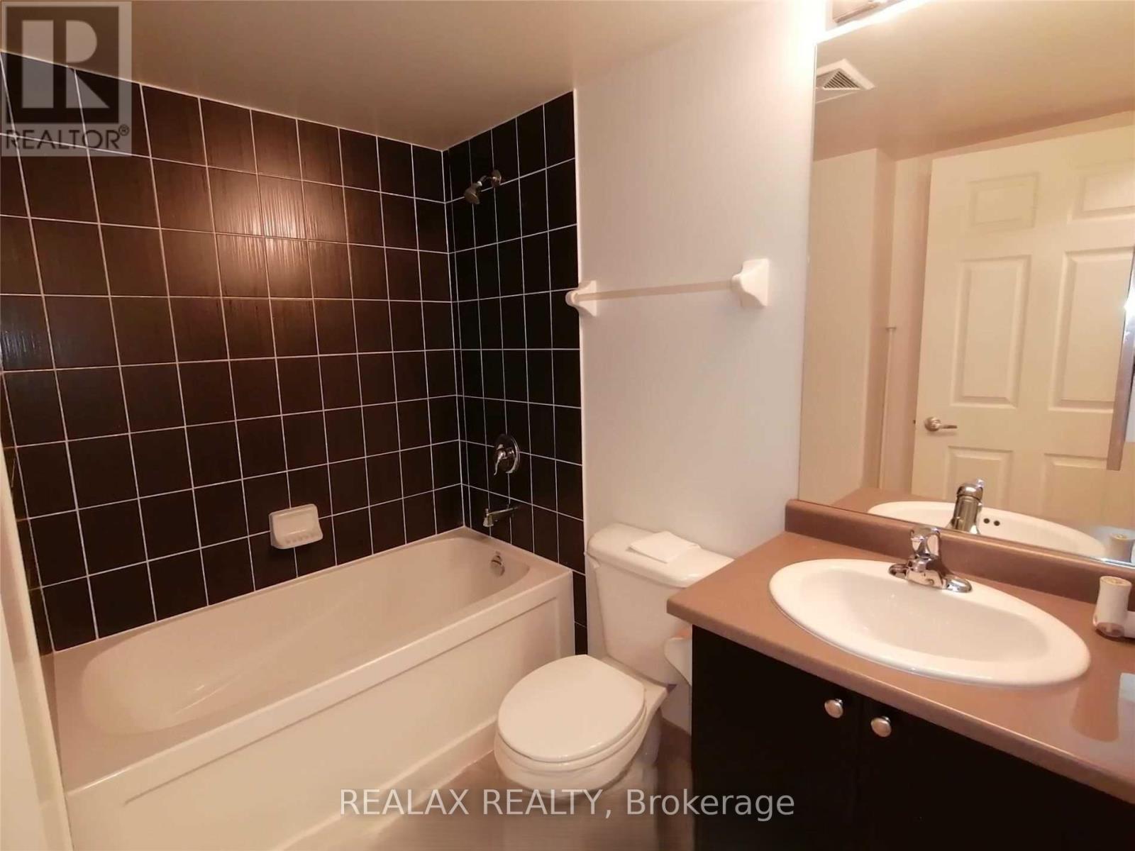 1102 - 25 Lower Simcoe Street, Toronto, Ontario  M5J 3A1 - Photo 16 - C12449021